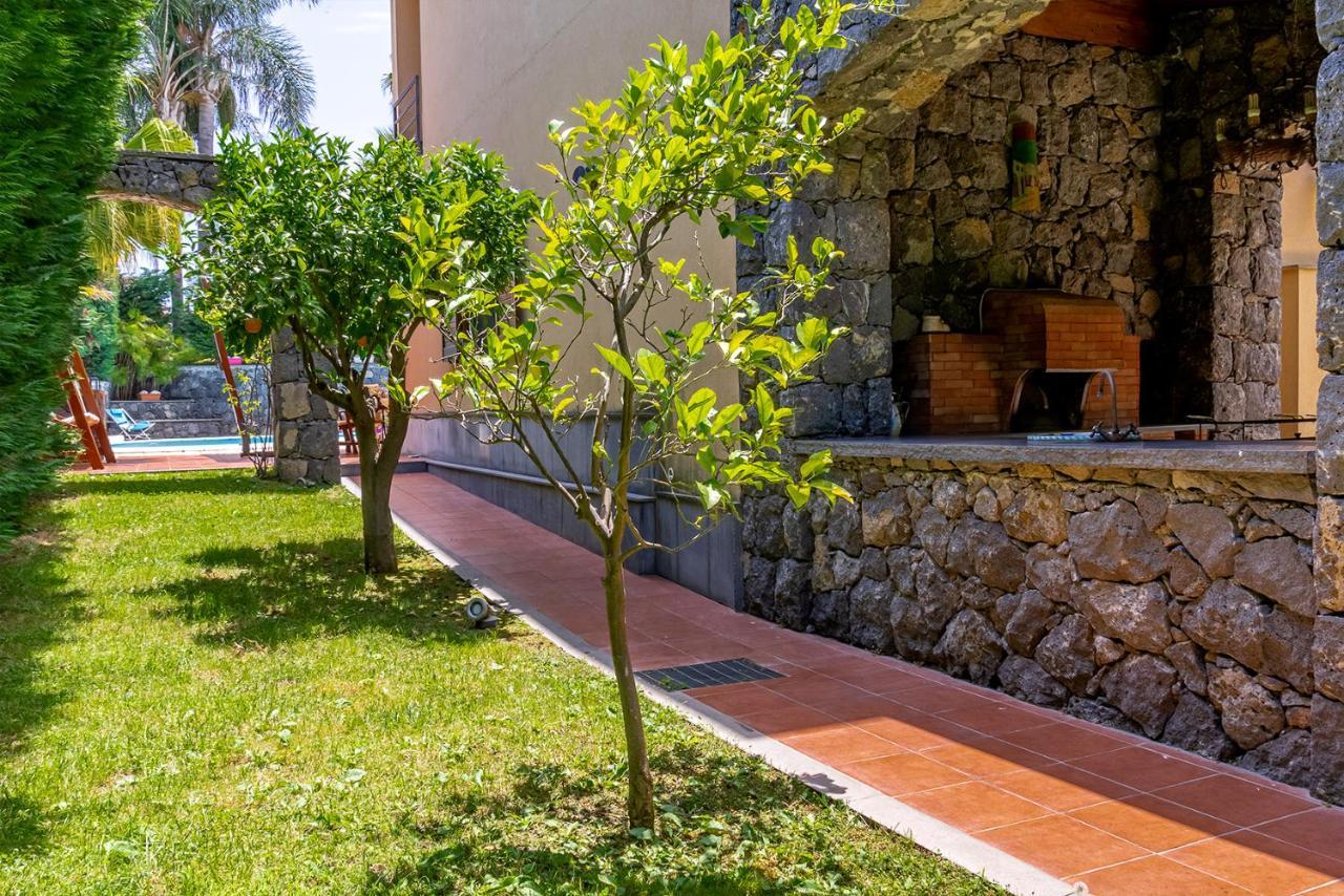 Villa Magdalena Aci Sant'Antonio Bagian luar foto