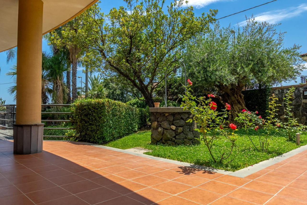 Villa Magdalena Aci Sant'Antonio Bagian luar foto